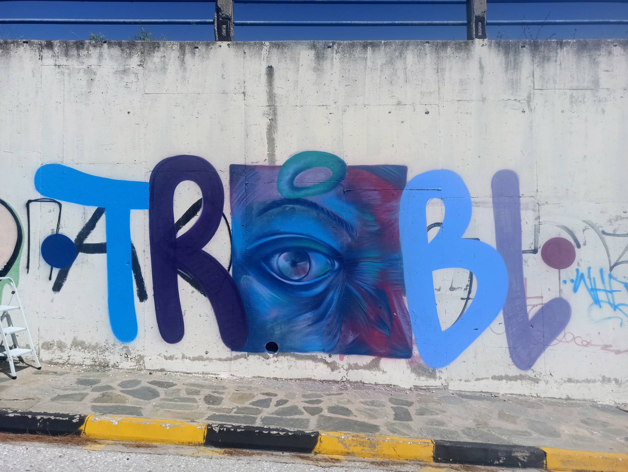 Trébol&mdash;Blue 