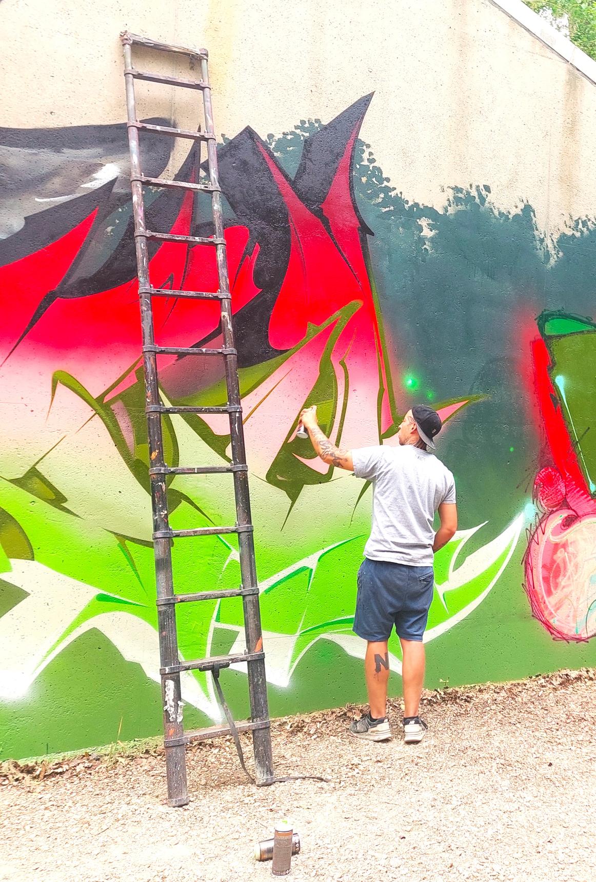 —Off The Tracks - Graffiti jam under the bridge