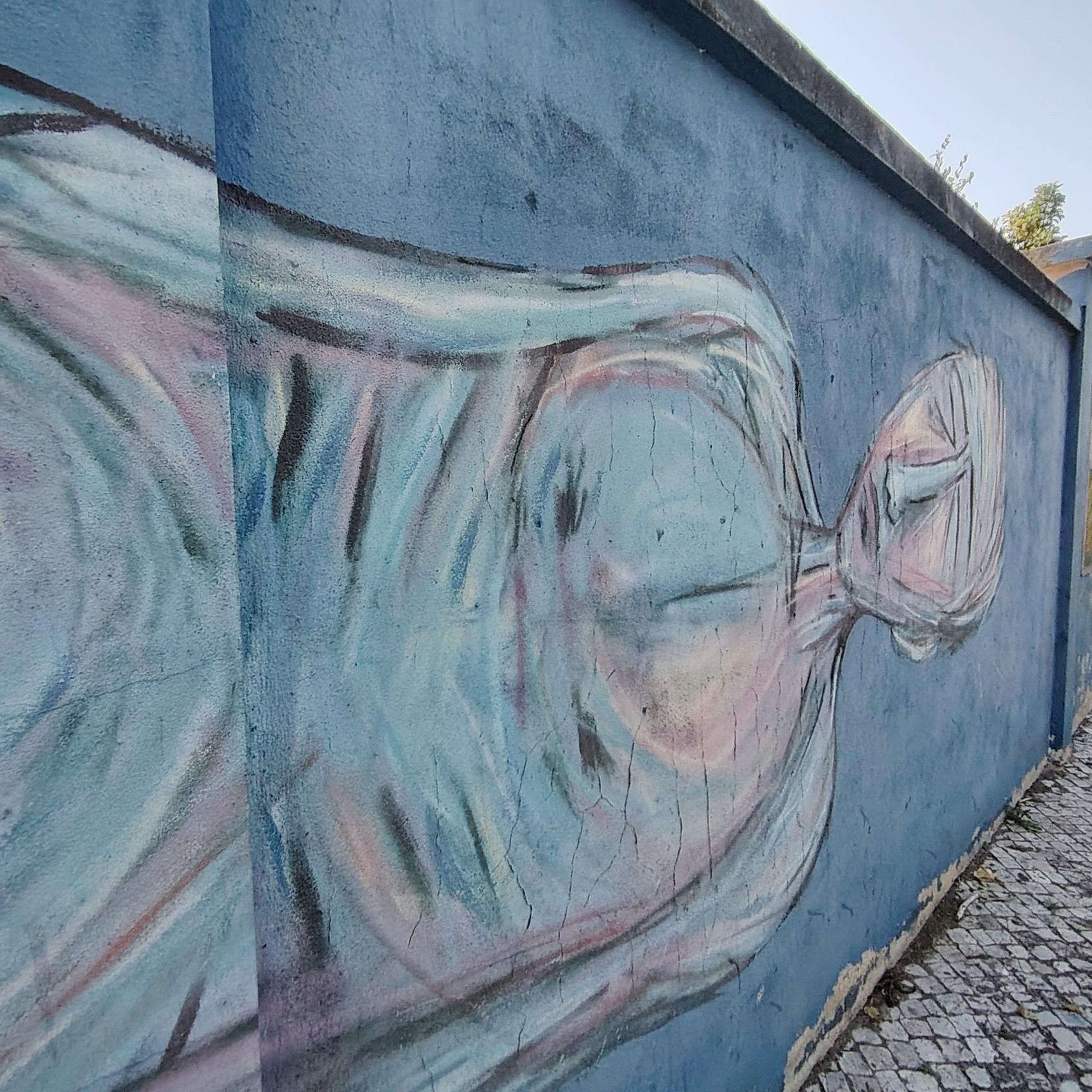 Tinta Crua—Large Reclining Body