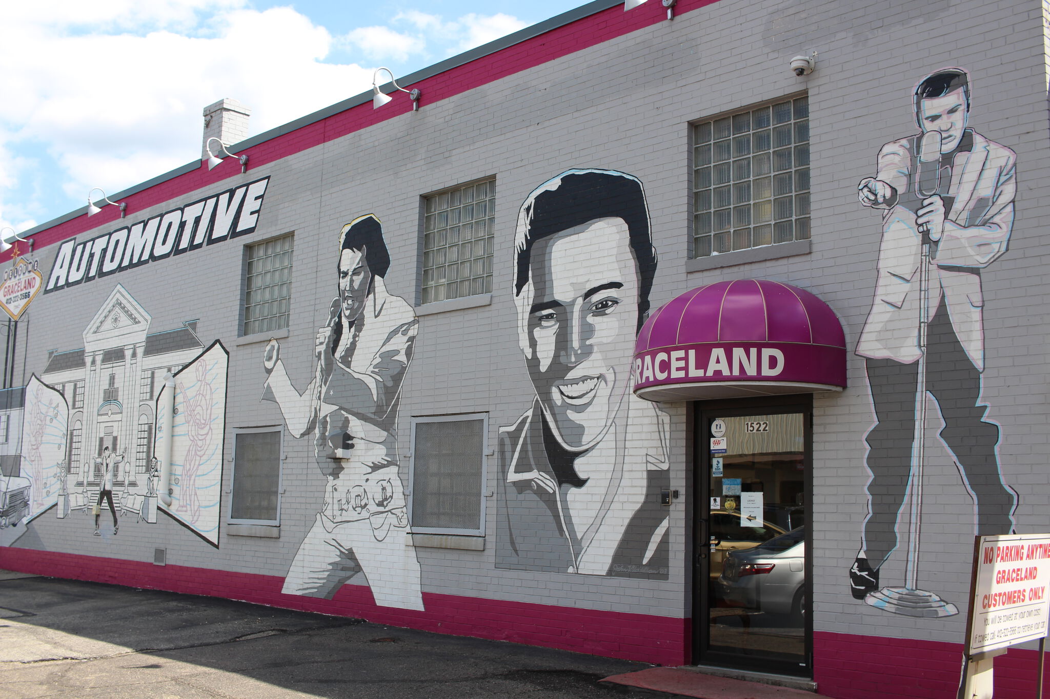 &mdash;Elvis Presley Automotive Garage Mural