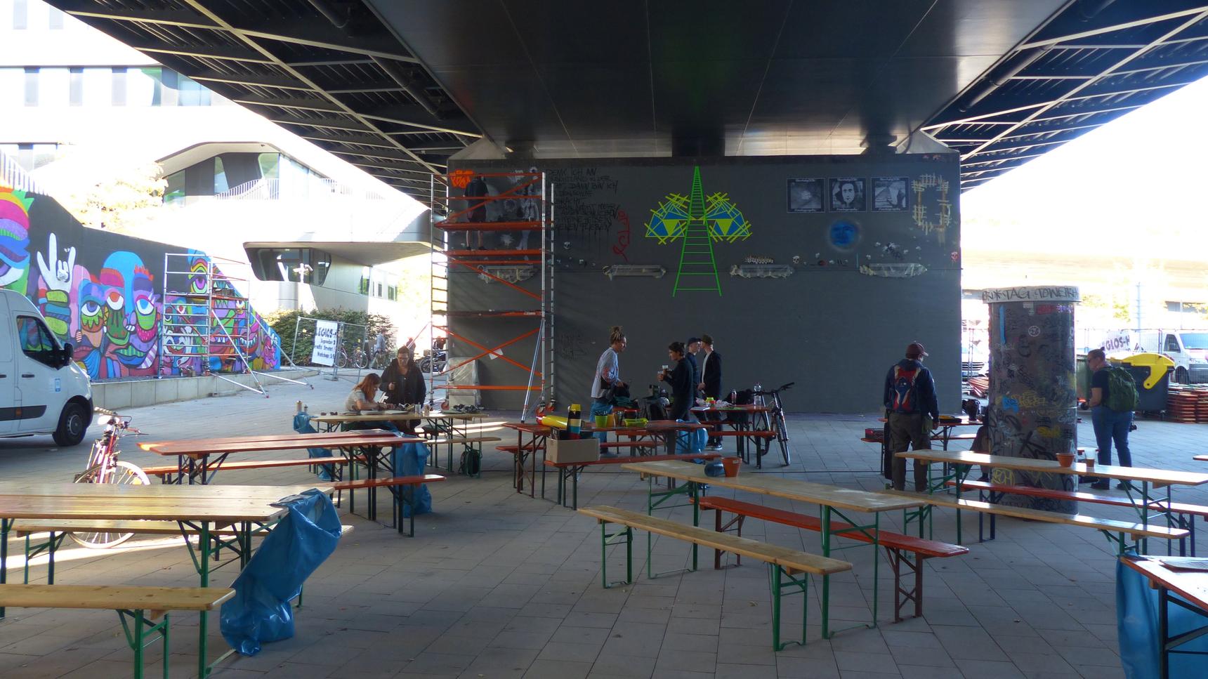 —Graffiti Gallery - below bridge Jülicher Straße (left side)