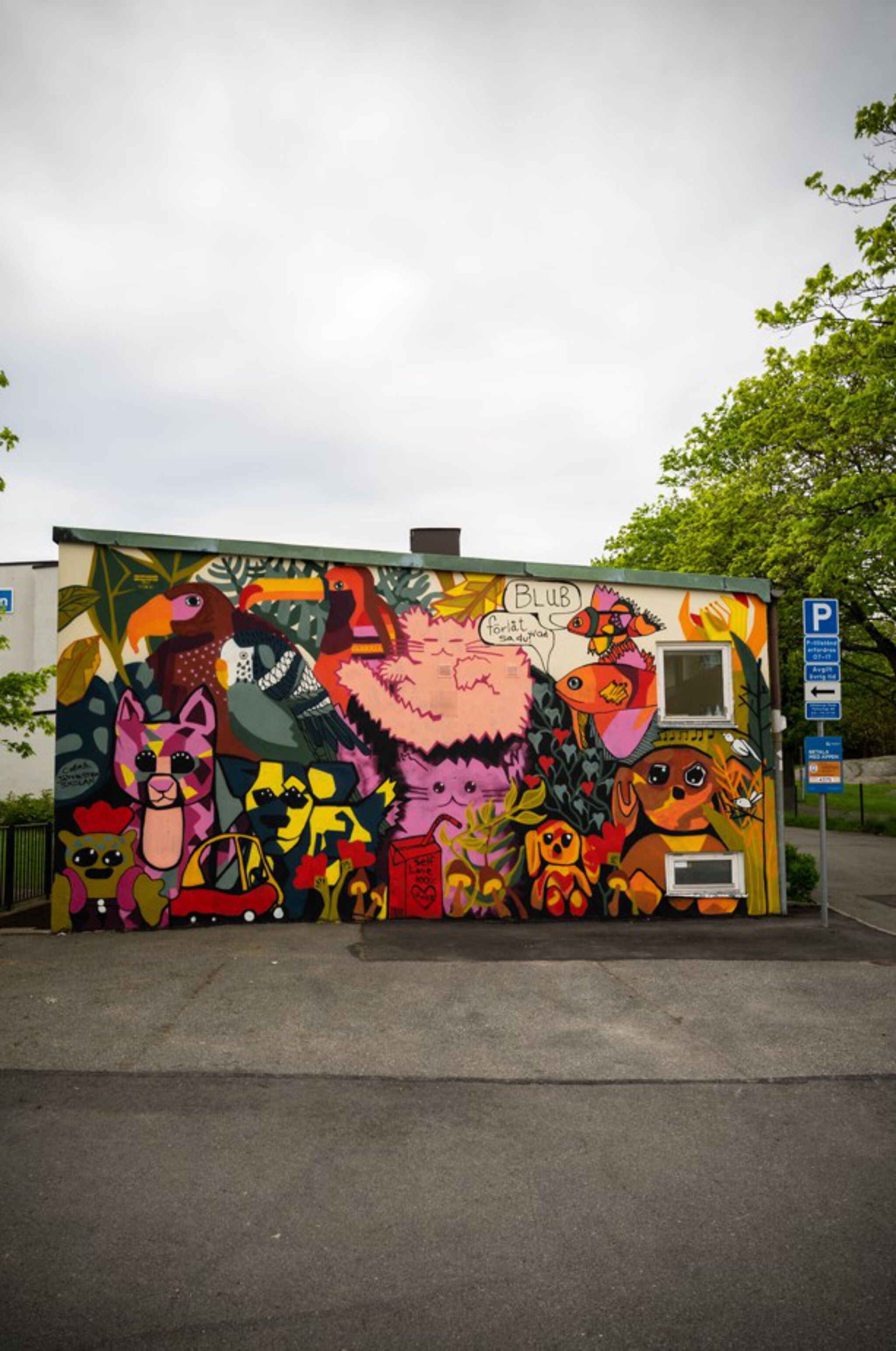 SWEDEN: Streetart Gothenburg - Kyrkbyn - Sunnerviksgatan 38 - Artscape GBG  400 - SCEB & Jättesten Skola Pupils