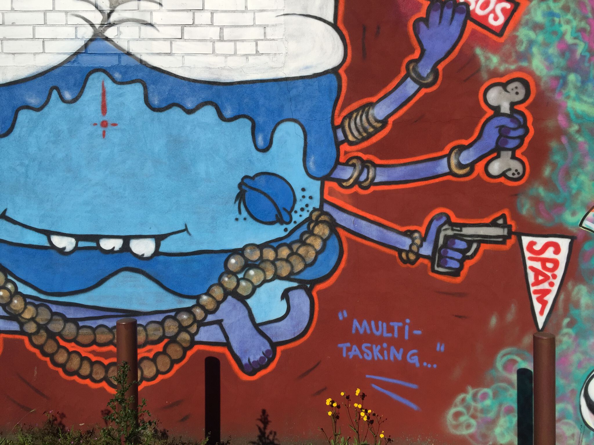 Späm, Solaris100, DraDra, Johniversum, KING#FF_ART, 10tacle, Angry Koala, HKDNS, Marshal Arts&mdash;Backyard with various murals