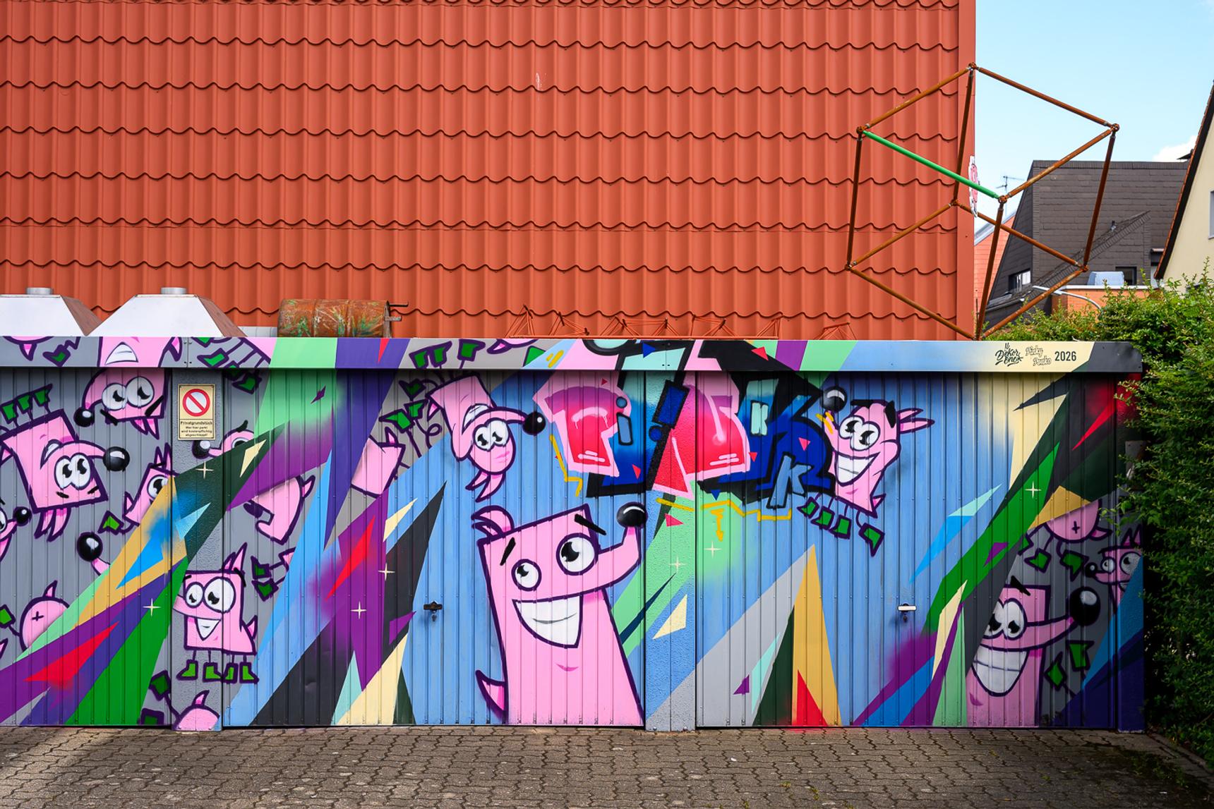 Pinky Ponko, Dekor One—Untitled