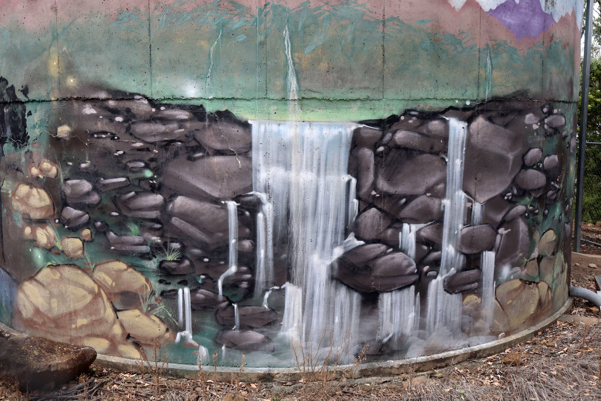 Damon Moroney, James Moulton&mdash;Tamworth Water Tank Art