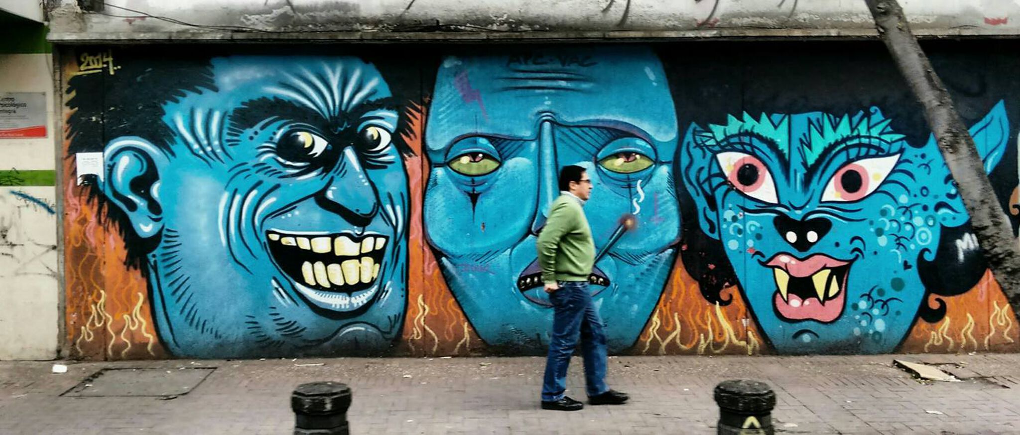 Unknown - Bogota&mdash;Men in blue - Hombres de azul