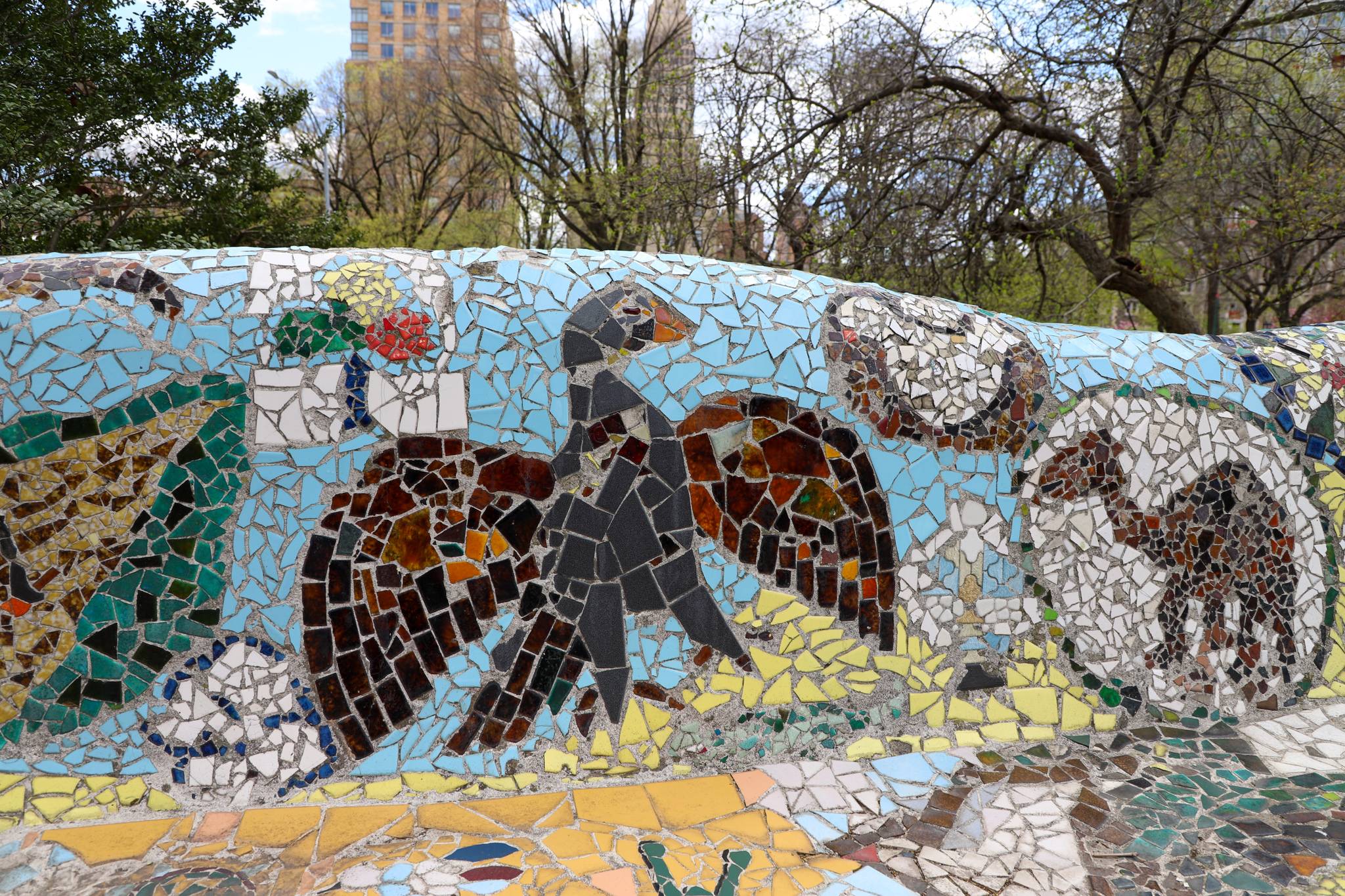 CITYarts, Pedro Silva&mdash;Mosaic Rolling Bench at General Grant National Memorial