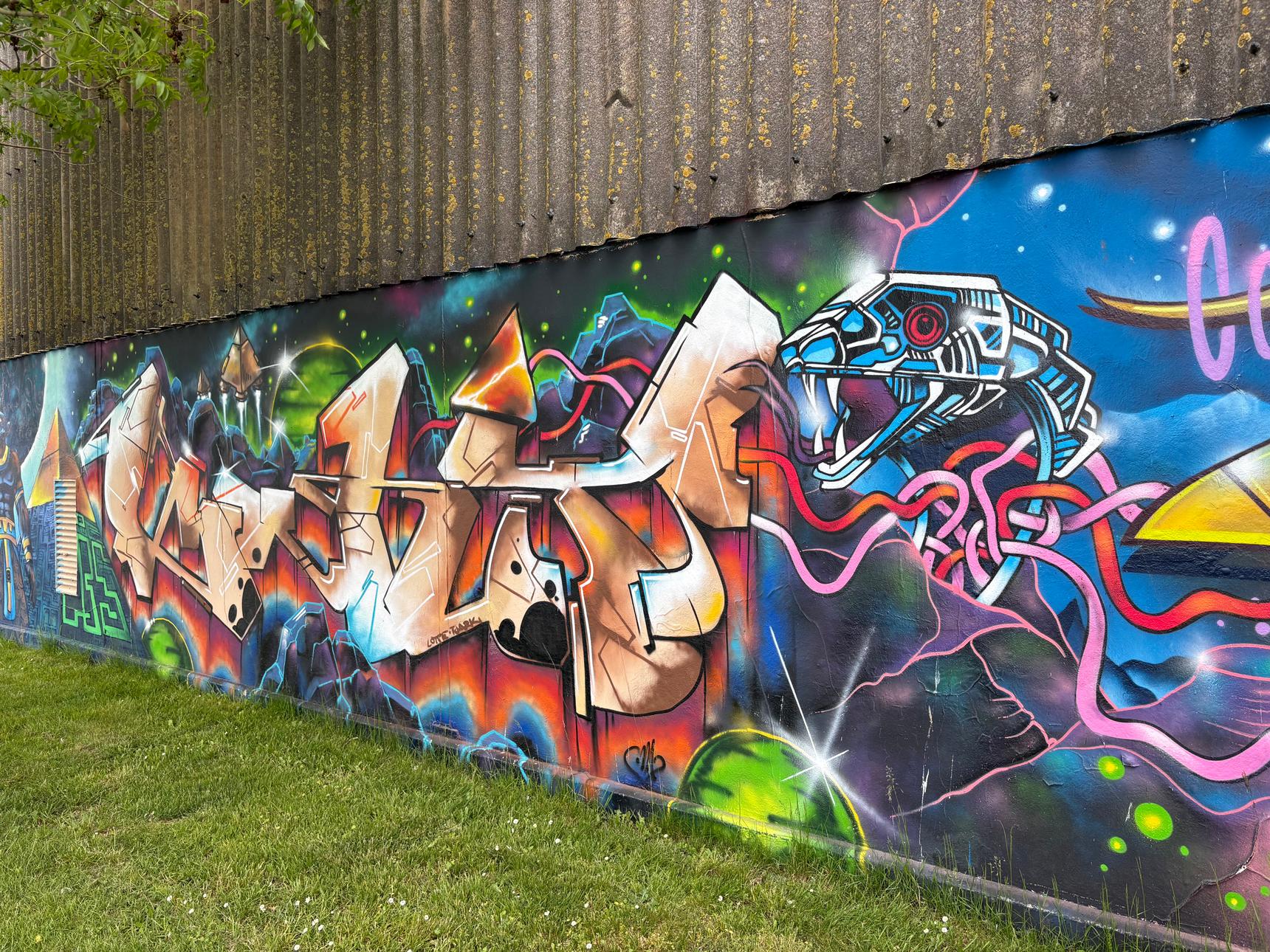 —Grafittiwand Oststr.