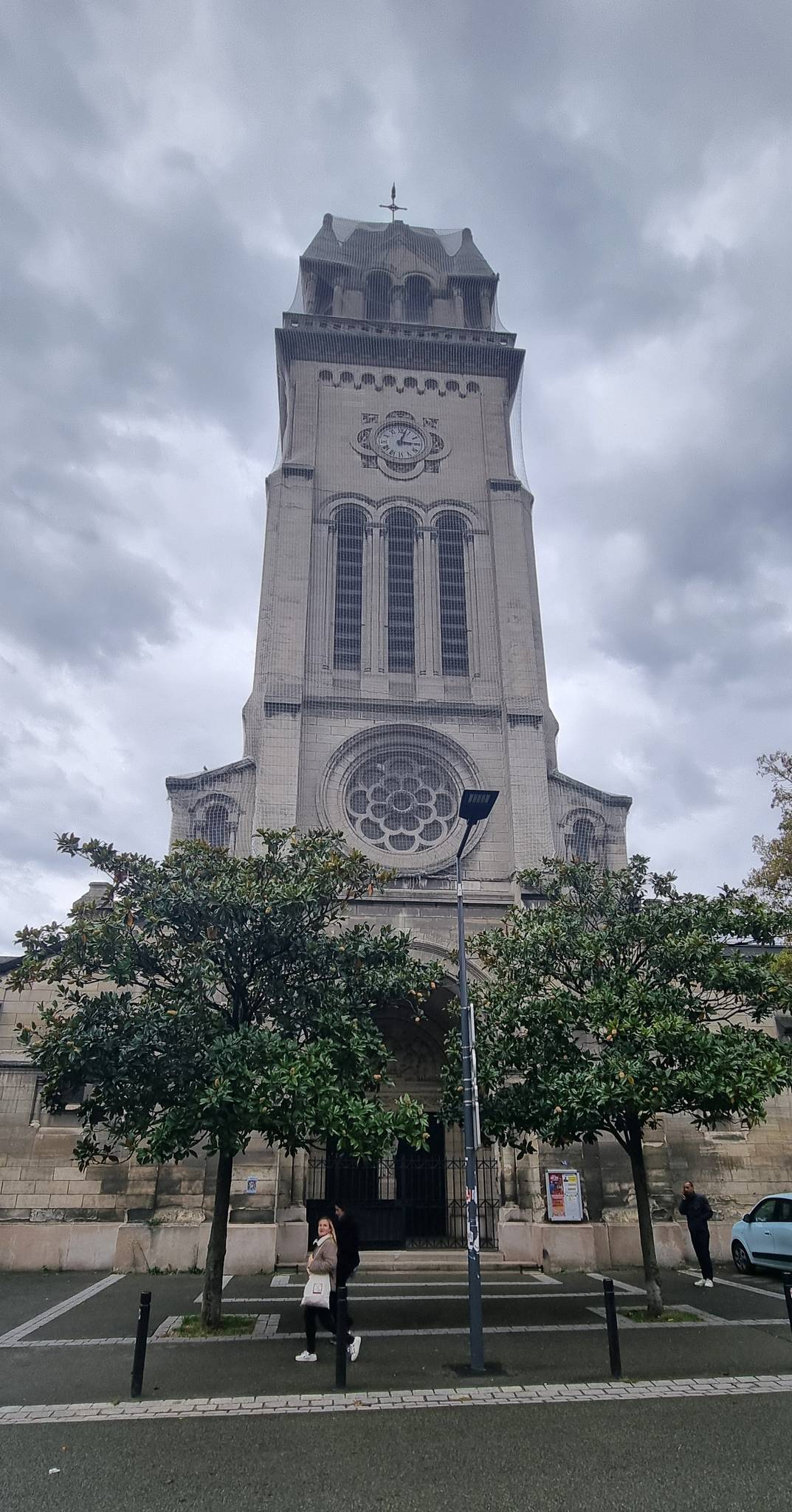 YKO&mdash;Montreuil church