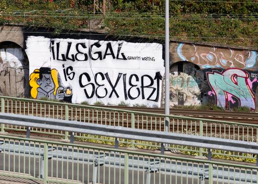 ILLEGAL (GRAFFITI WRITING) IS SEXIER!