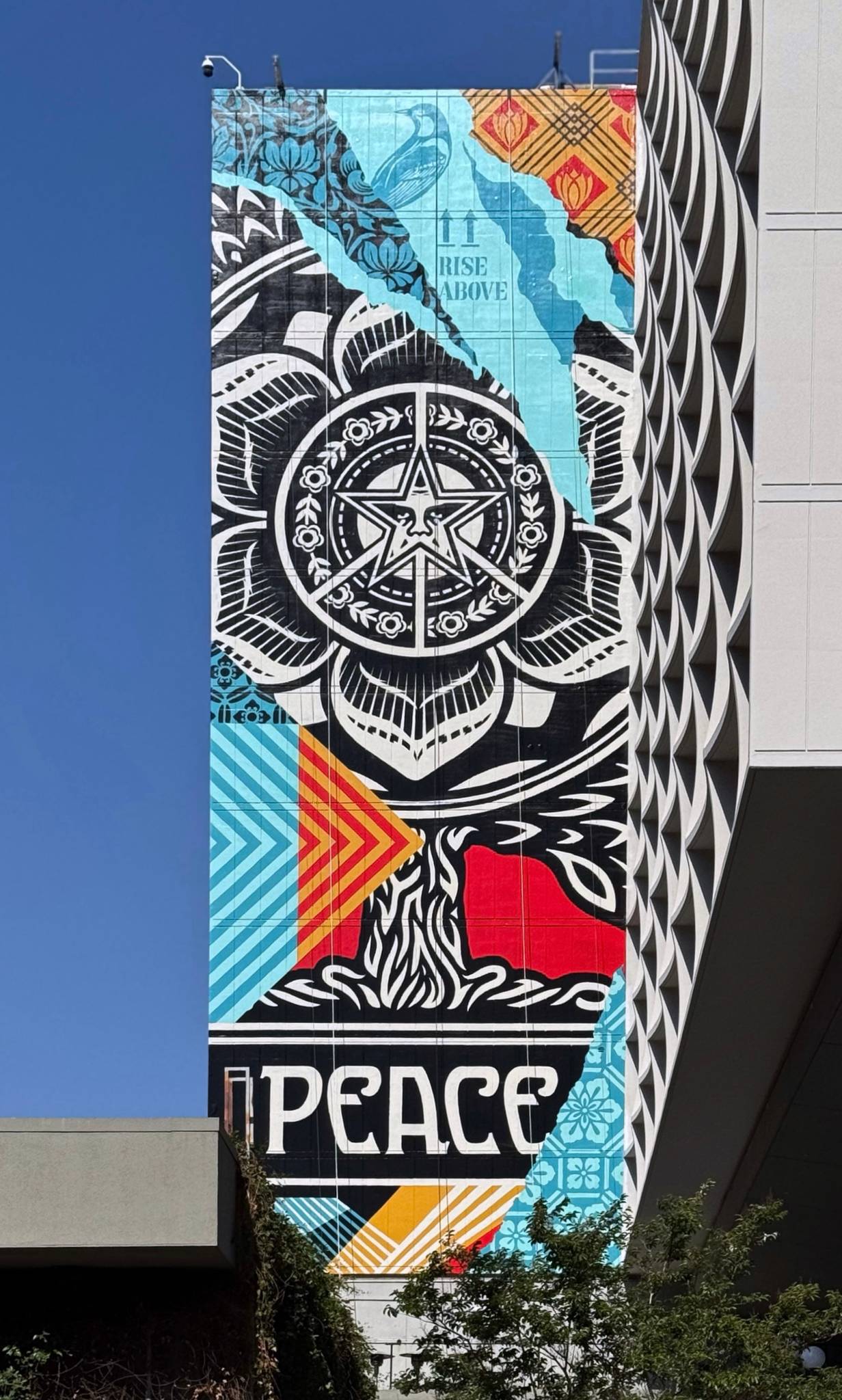 Shepard Fairey (Obey Giant)&mdash;Peace Tree