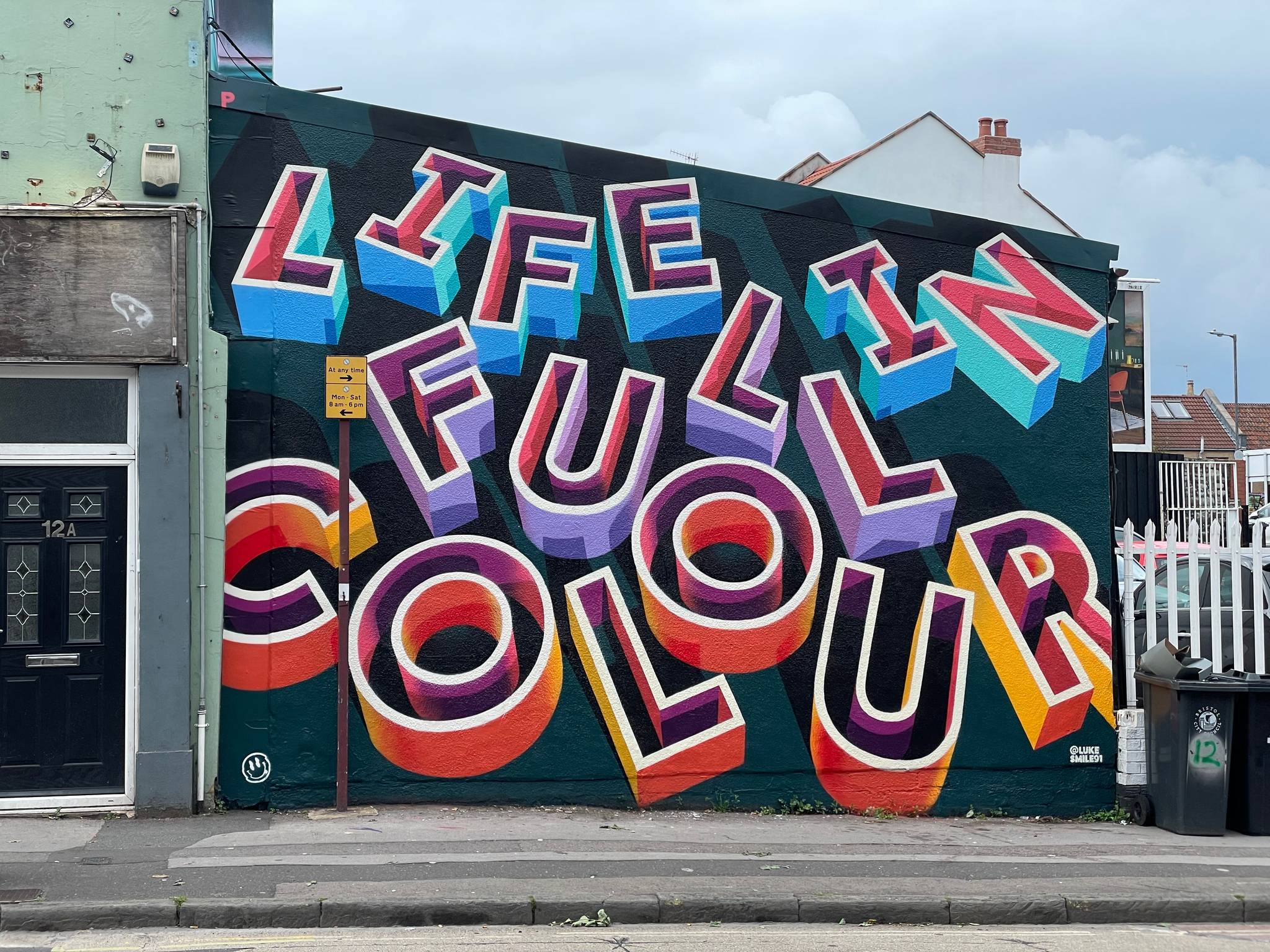 Luke Smile&mdash;Life in full colour