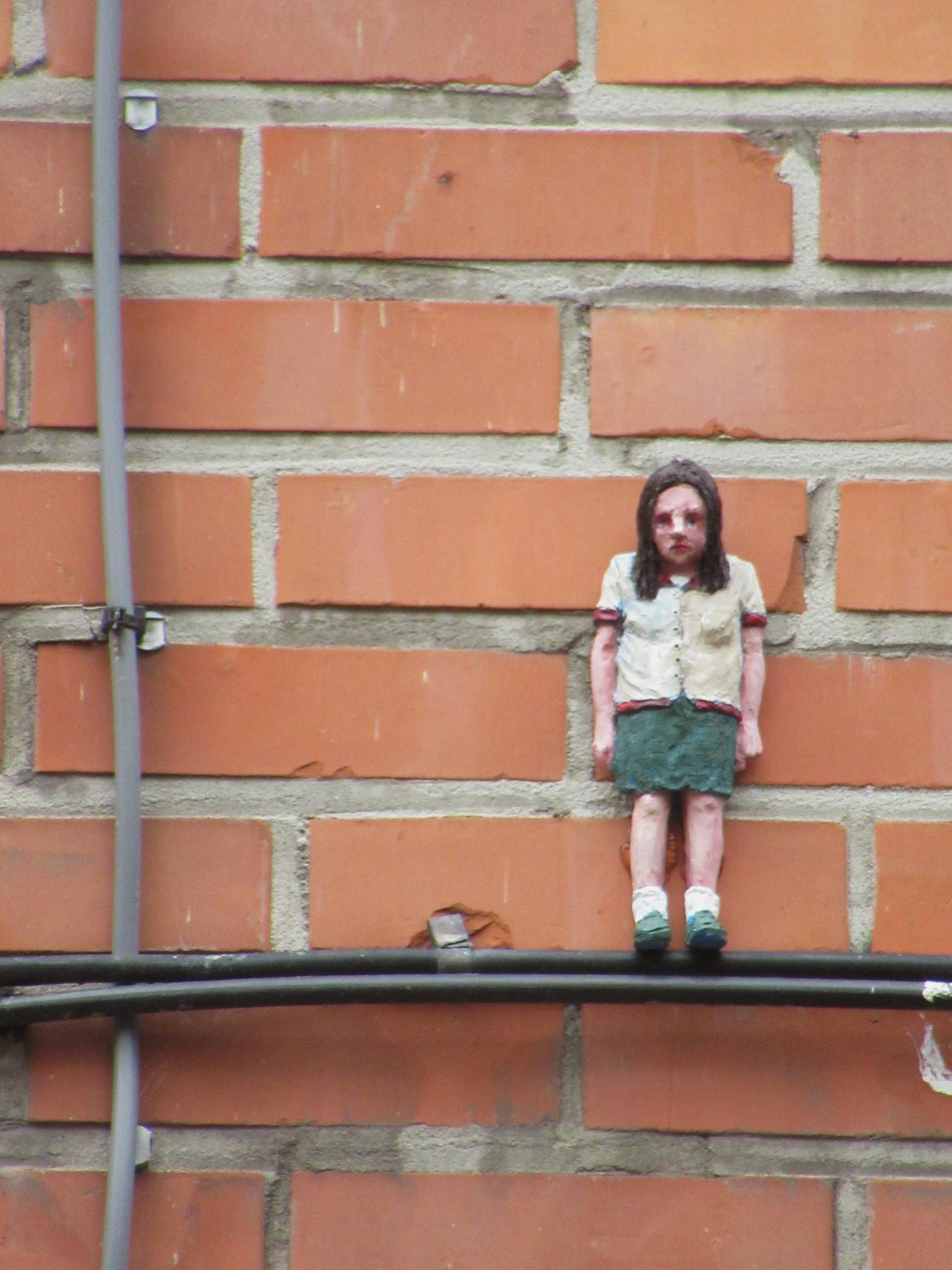 Isaac Cordal—Installations for 50 years De Sleep