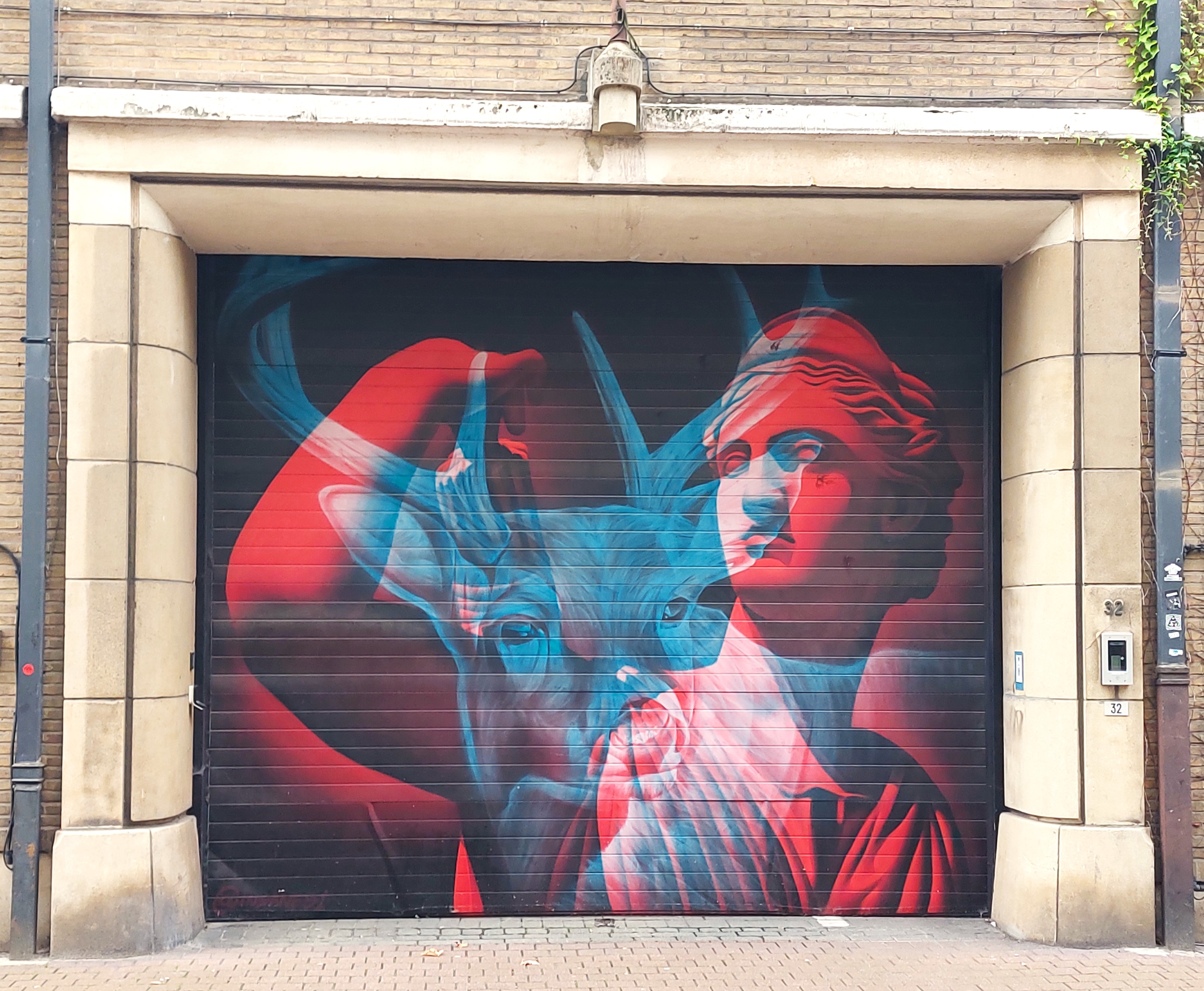 Artemis by Insane 51 - Street Art Cities