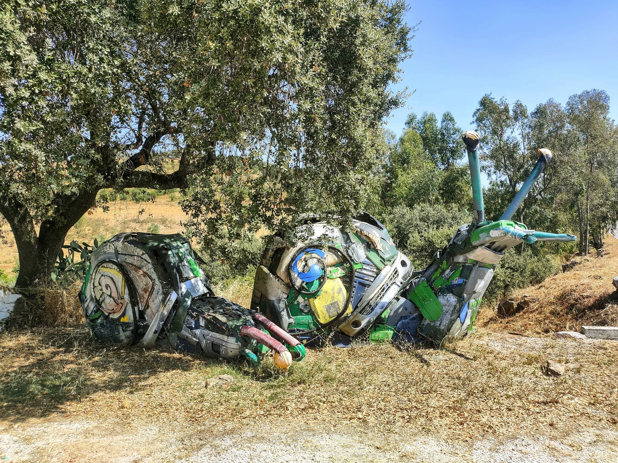 Bordalo ll&mdash;Big Trash Snails