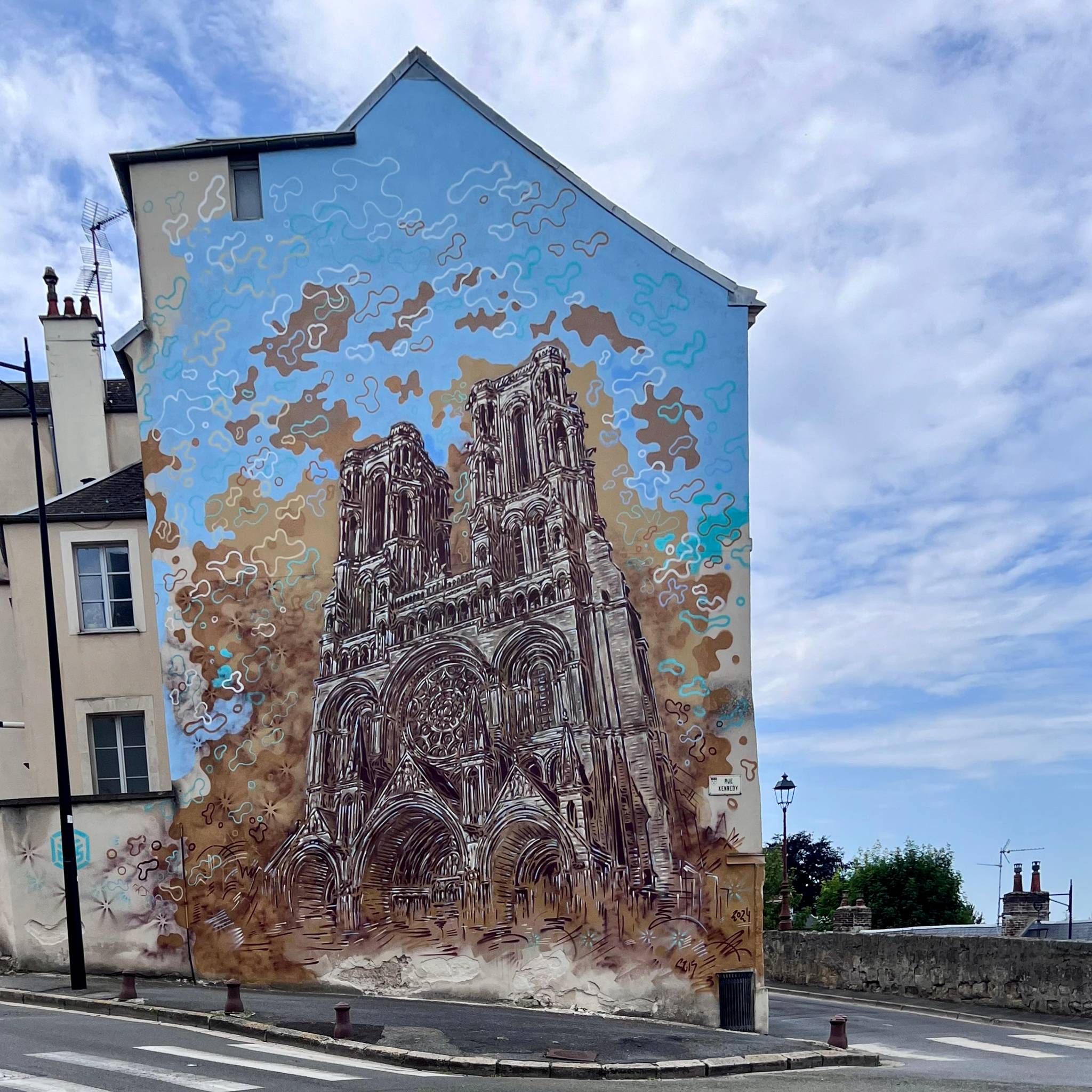 C215&mdash;La cathédrale de Laon