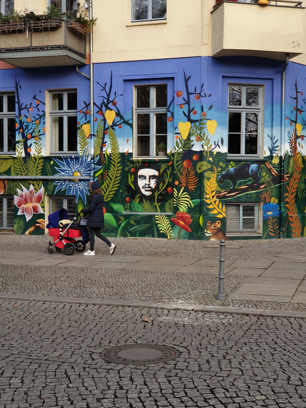 mural by Tasd, Spray Street - Art Cities Tras, Bandit Fuchur, City