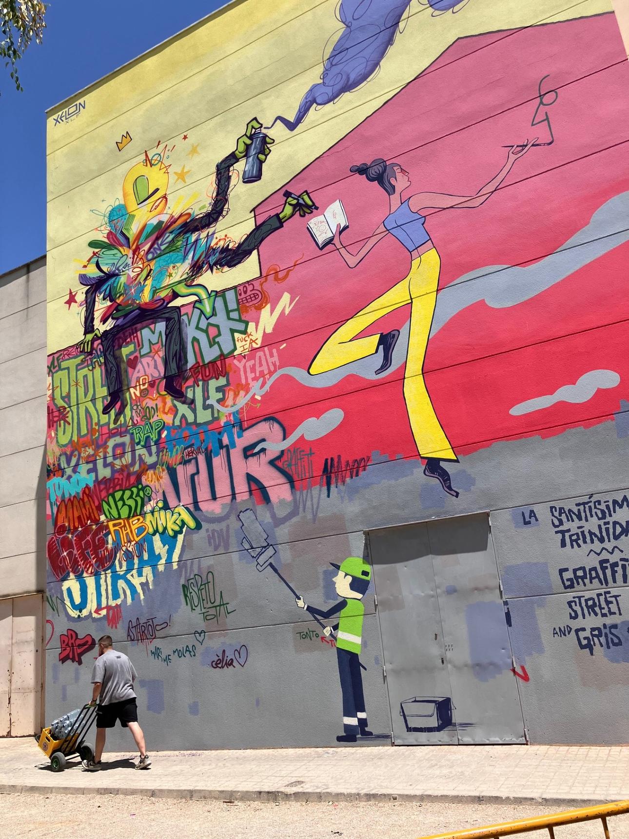 Xelon.xlf—“La Santísima Trinidad: Graffiti, Street Art & Gris Crew”