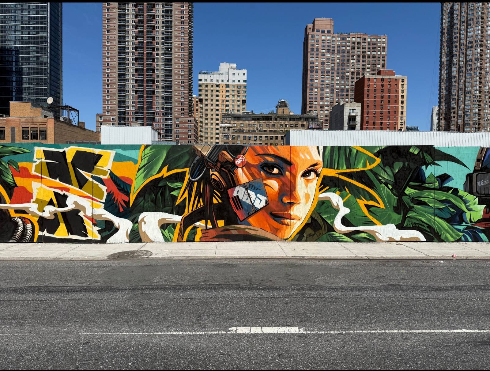 Roots rewired by Dragon76 - Street Art Cities