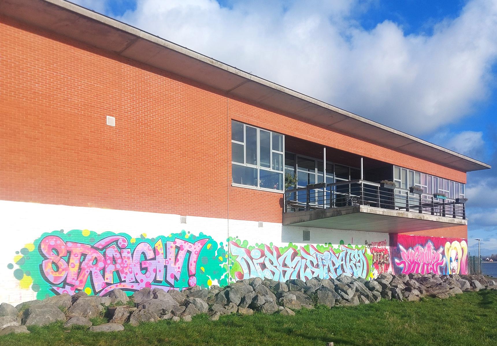 —Legal wall Spuikom