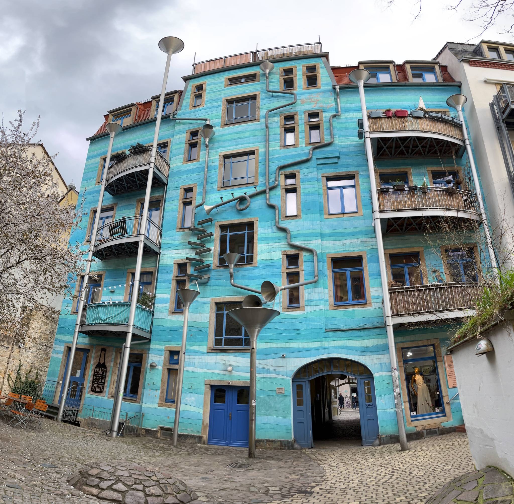 Christoph Roßner, Annette Paul, André Tempel&mdash;Hof der Elemente (Courtyard of Elements)