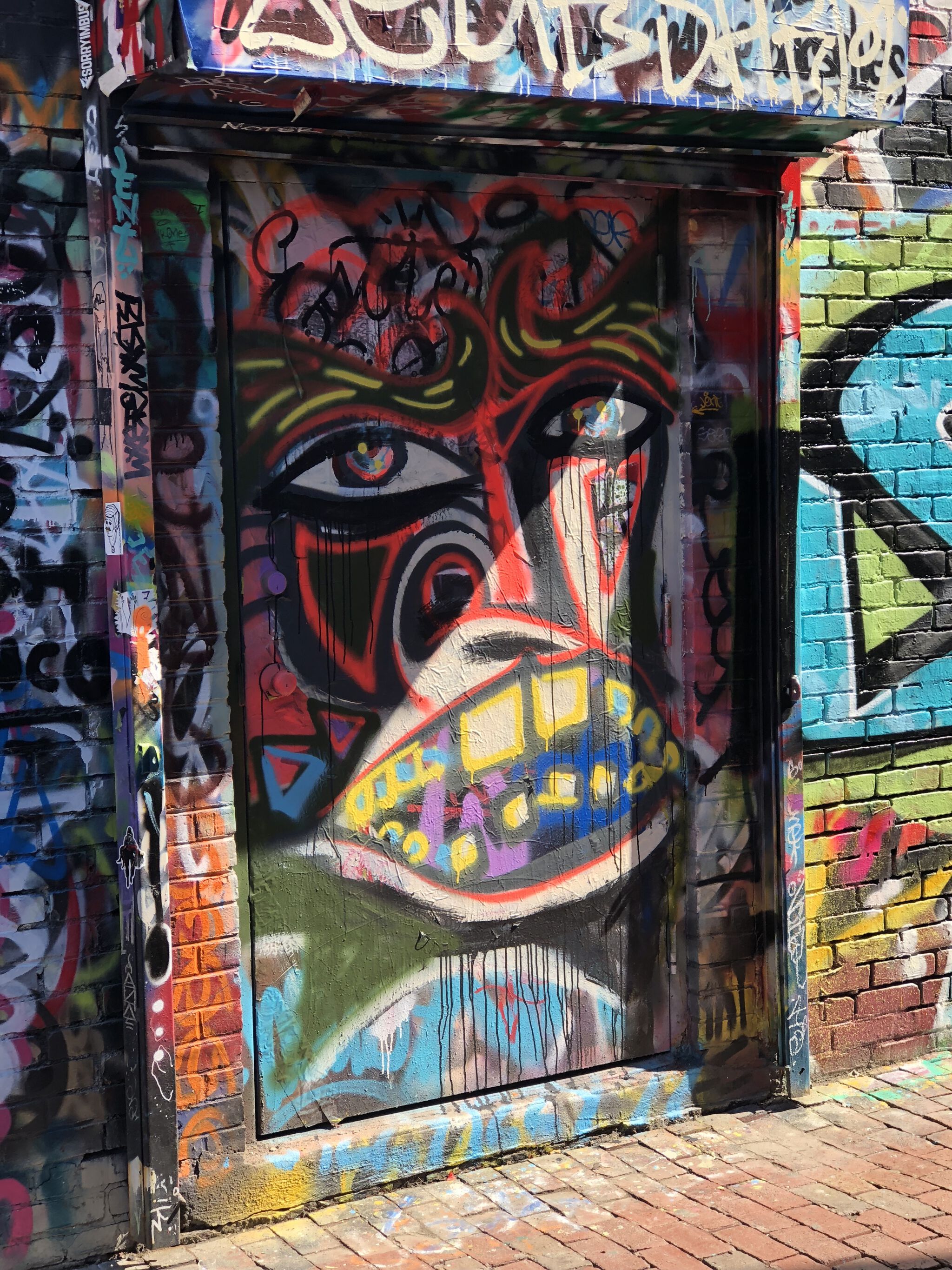 Local artists&mdash;Graffiti alley