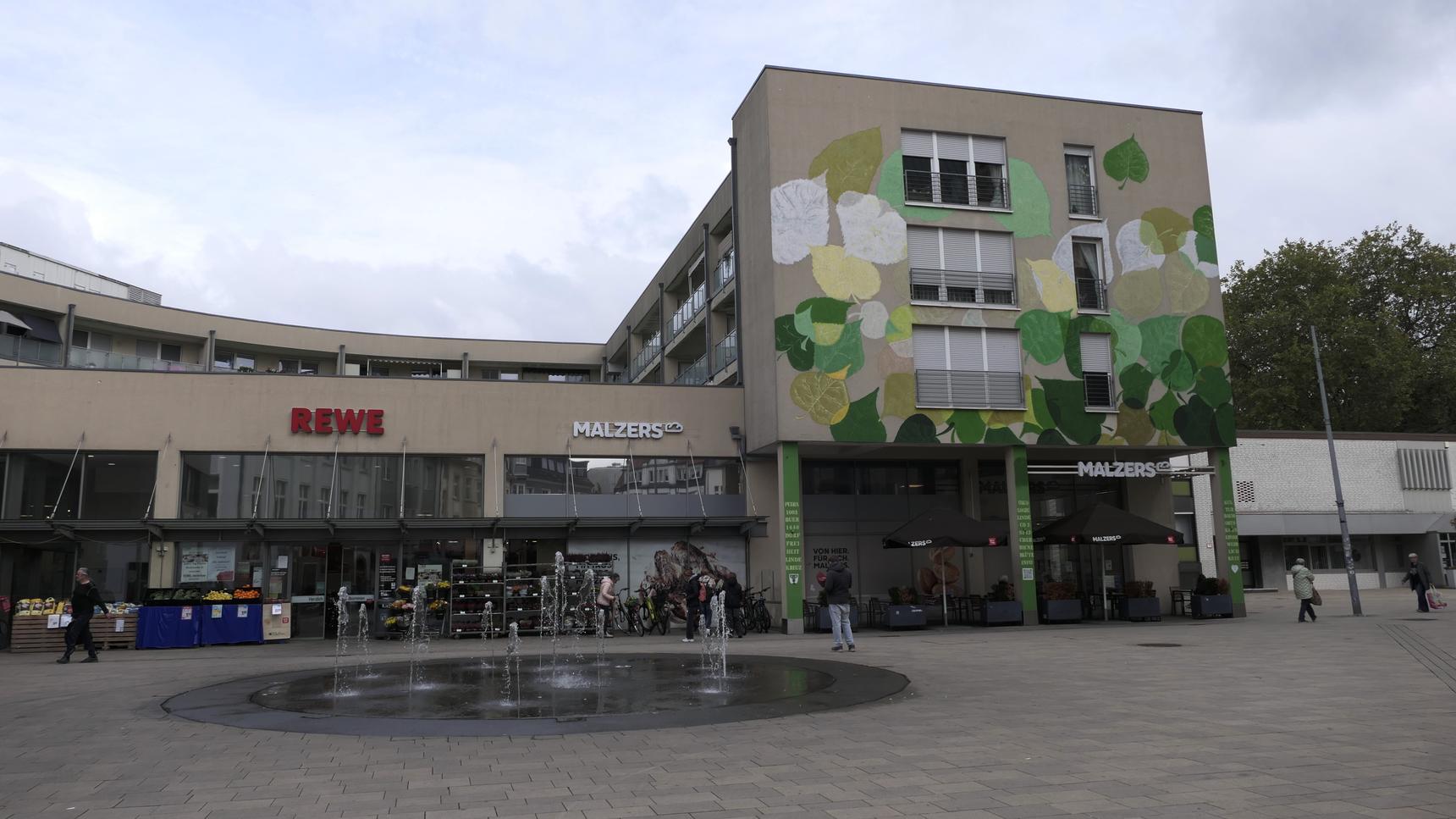 DAN, WIXONE—Lindenwand