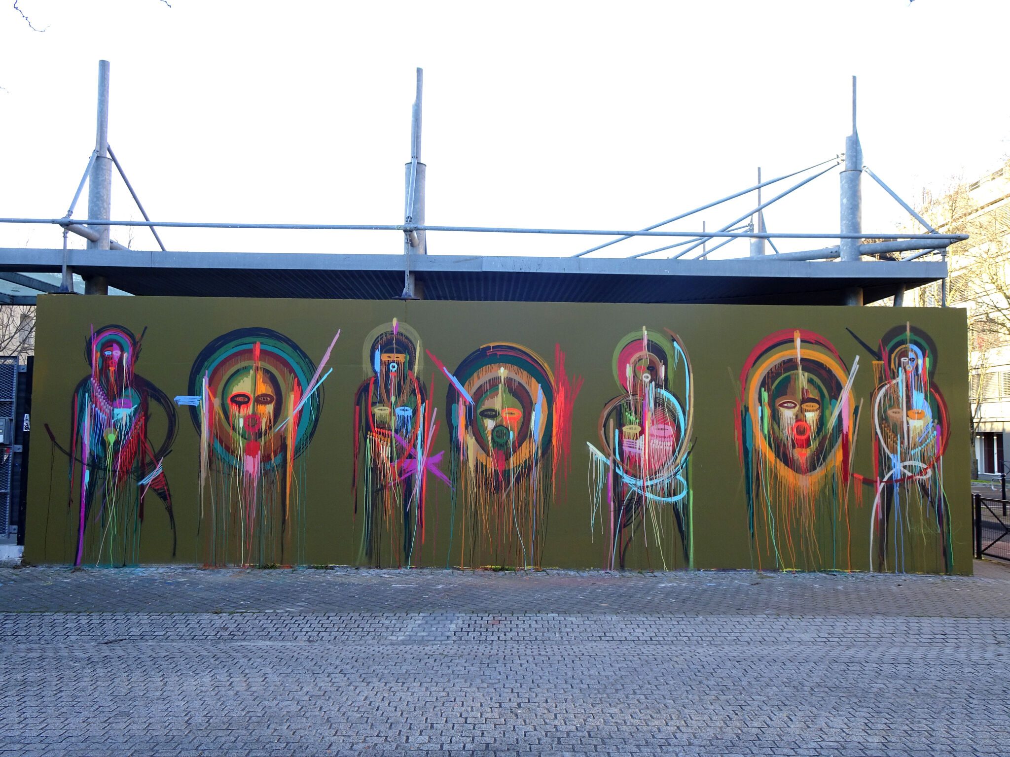 Pole Magnetic Bordeaux, Noon&mdash;Le Mur de Bordeaux