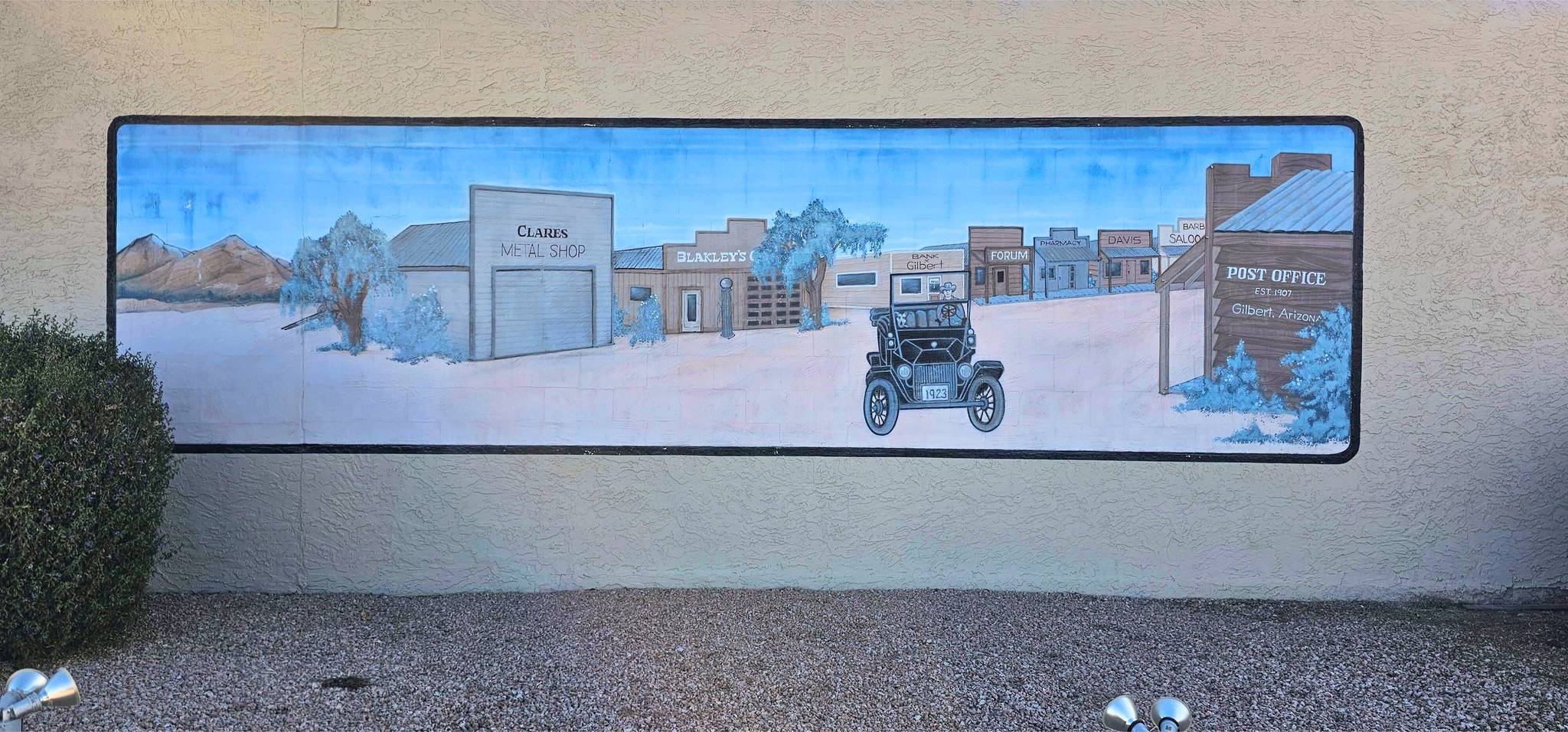 &mdash;Gilbert Self Storage Mural