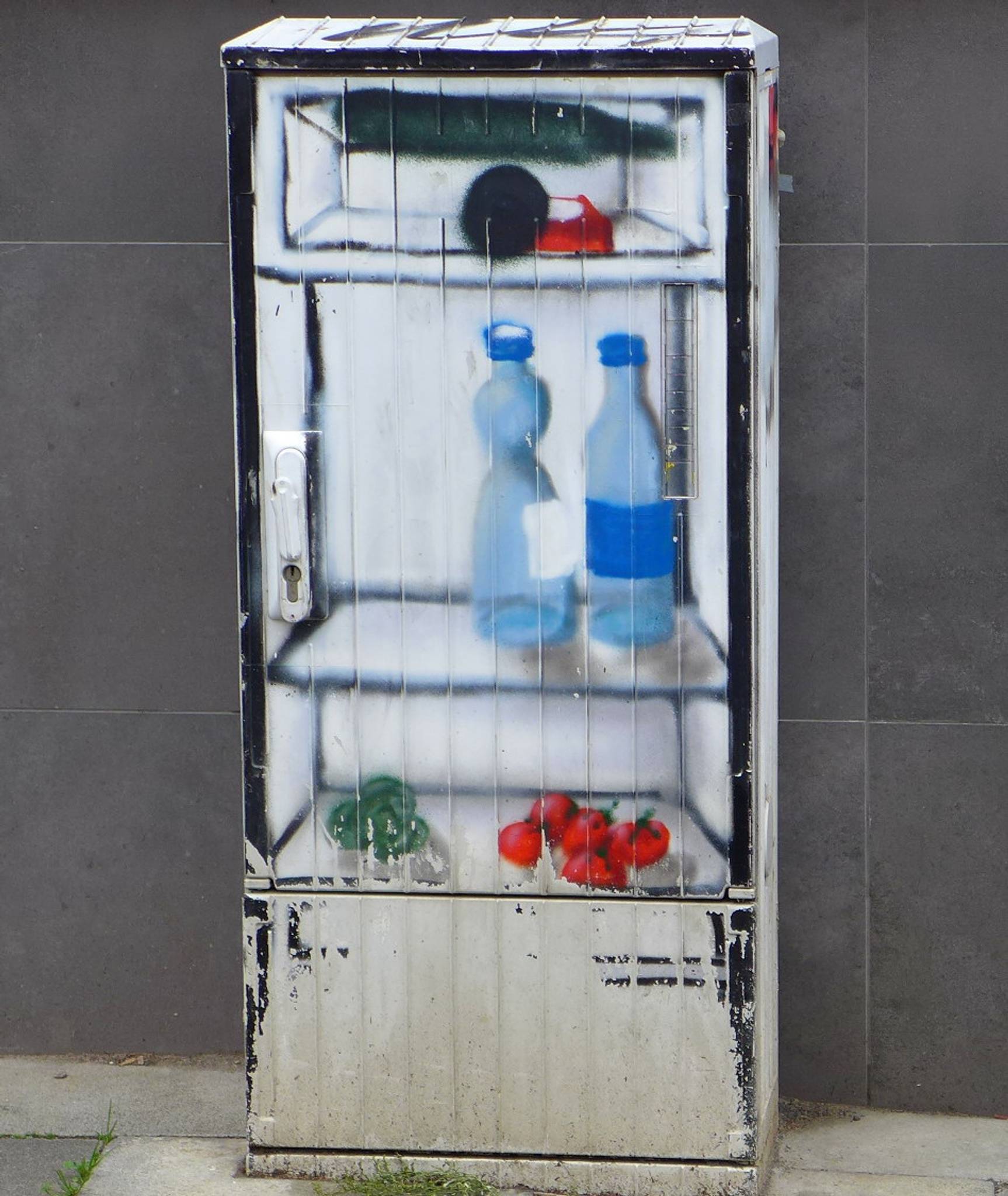 Unknown - Cologne&mdash;Refrigerator