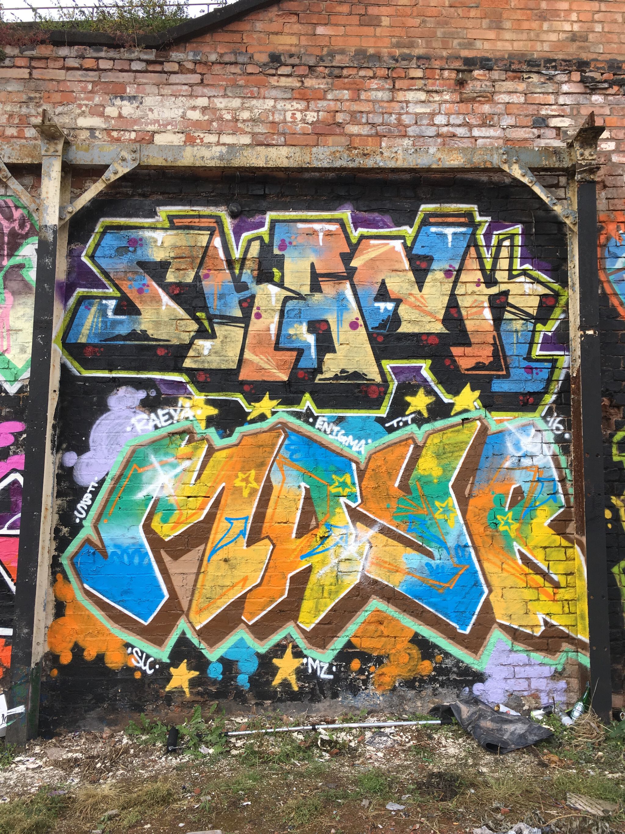 Mixture of artists&mdash;Birmingham Graffiti Wall 