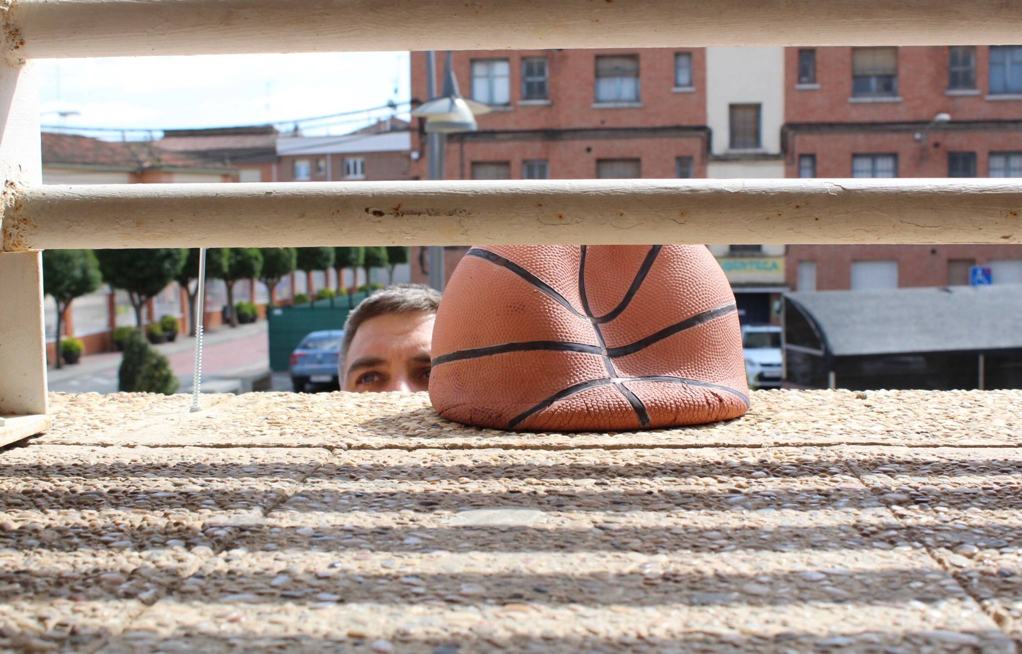 Miguel Ángel Carretero&mdash;basket ball / pelota de baloncesto