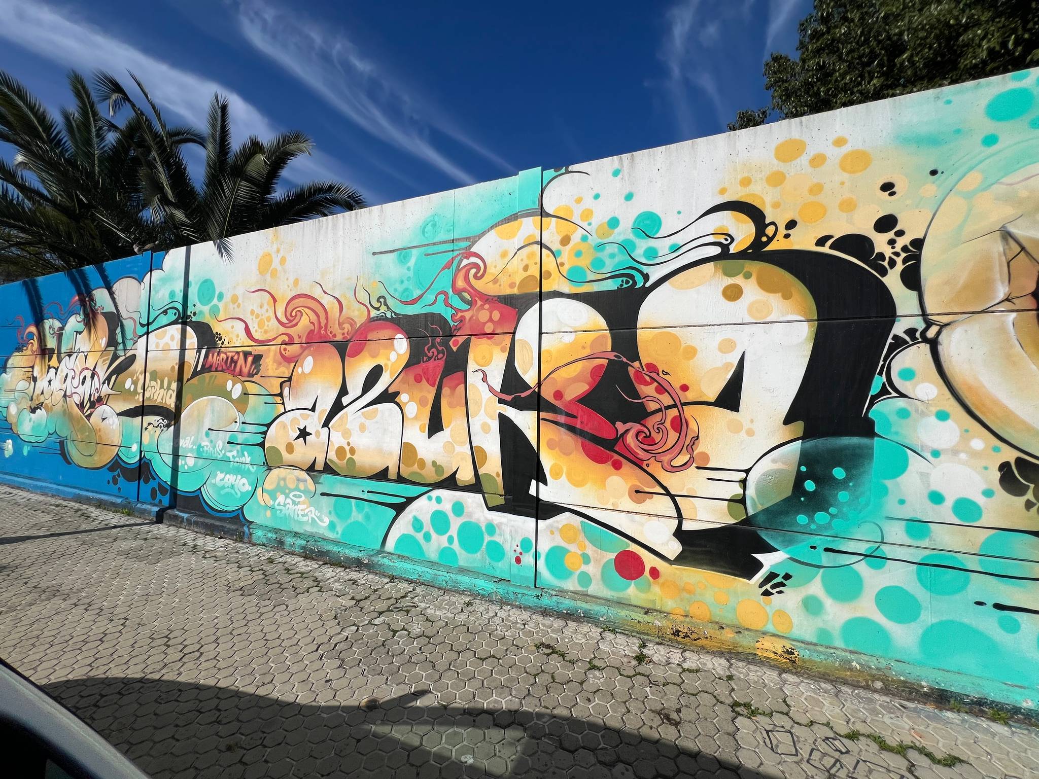 Logan, Azuka, opash, Disoh, Bonim&mdash;Mural Gas Turquesa