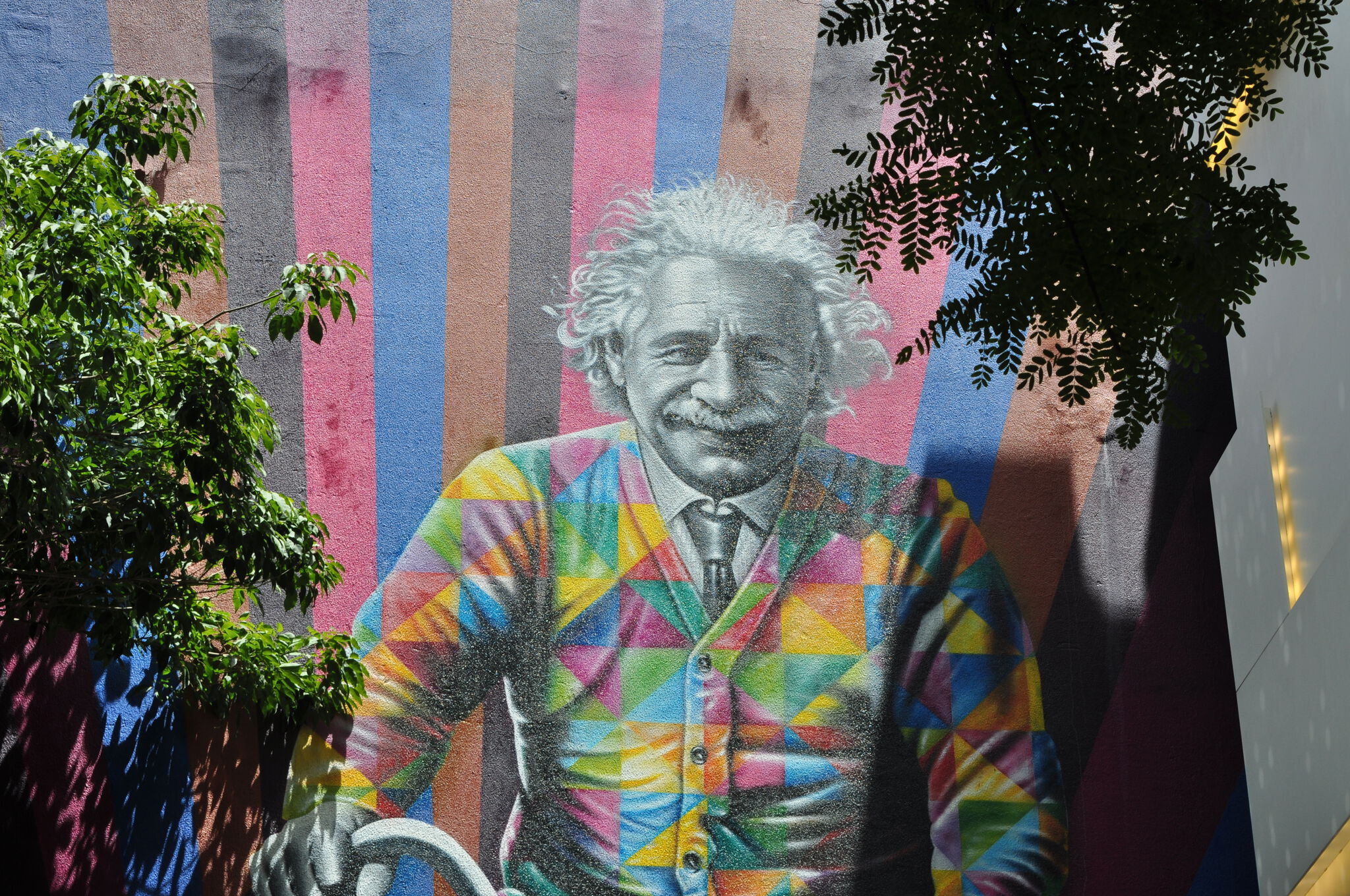 Eduardo Kobra&mdash;Albert Einstein, Ingenious is going by bike - 2015