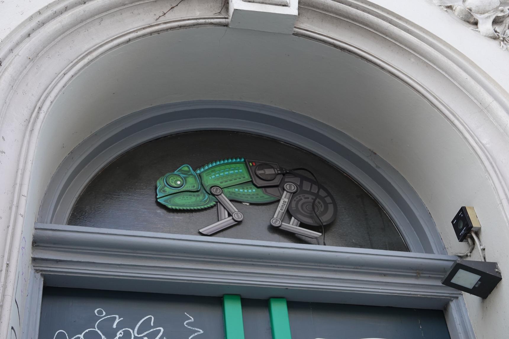 Chameleon by EINSA CE - Street Art Cities