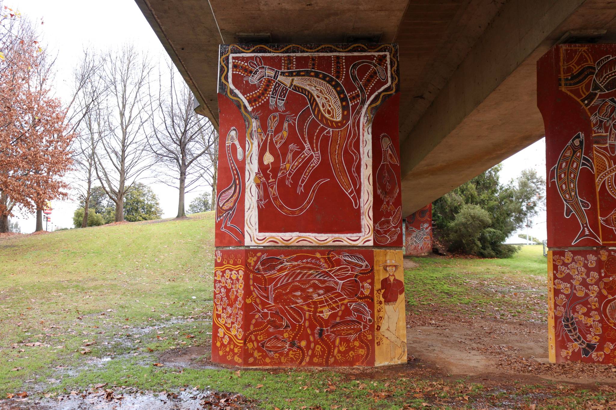 Kym Freeman&mdash;Cowra Bridge Pylons