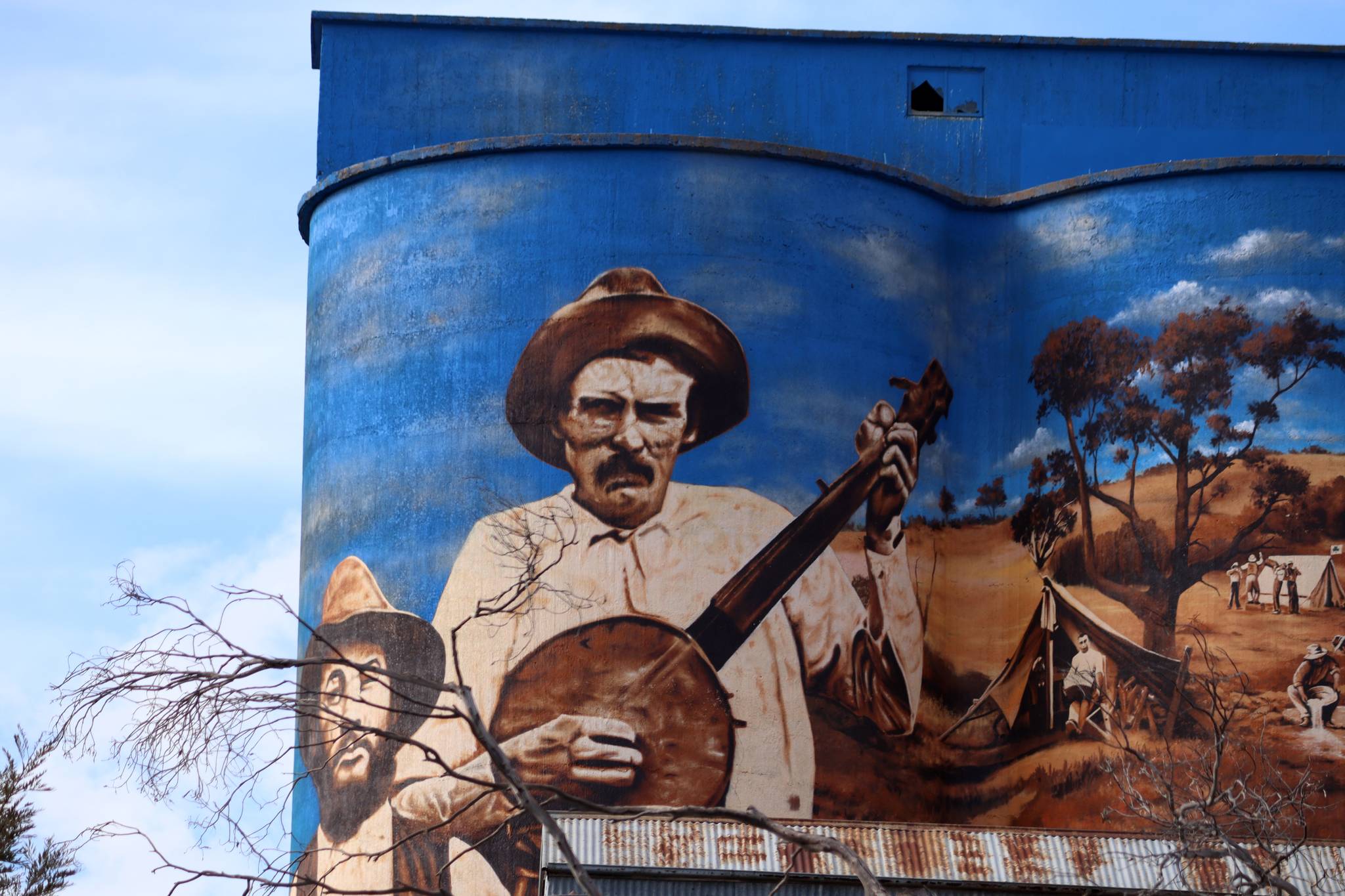 Heesco&mdash;Murrumburrah Mill Silo Art Stage 2