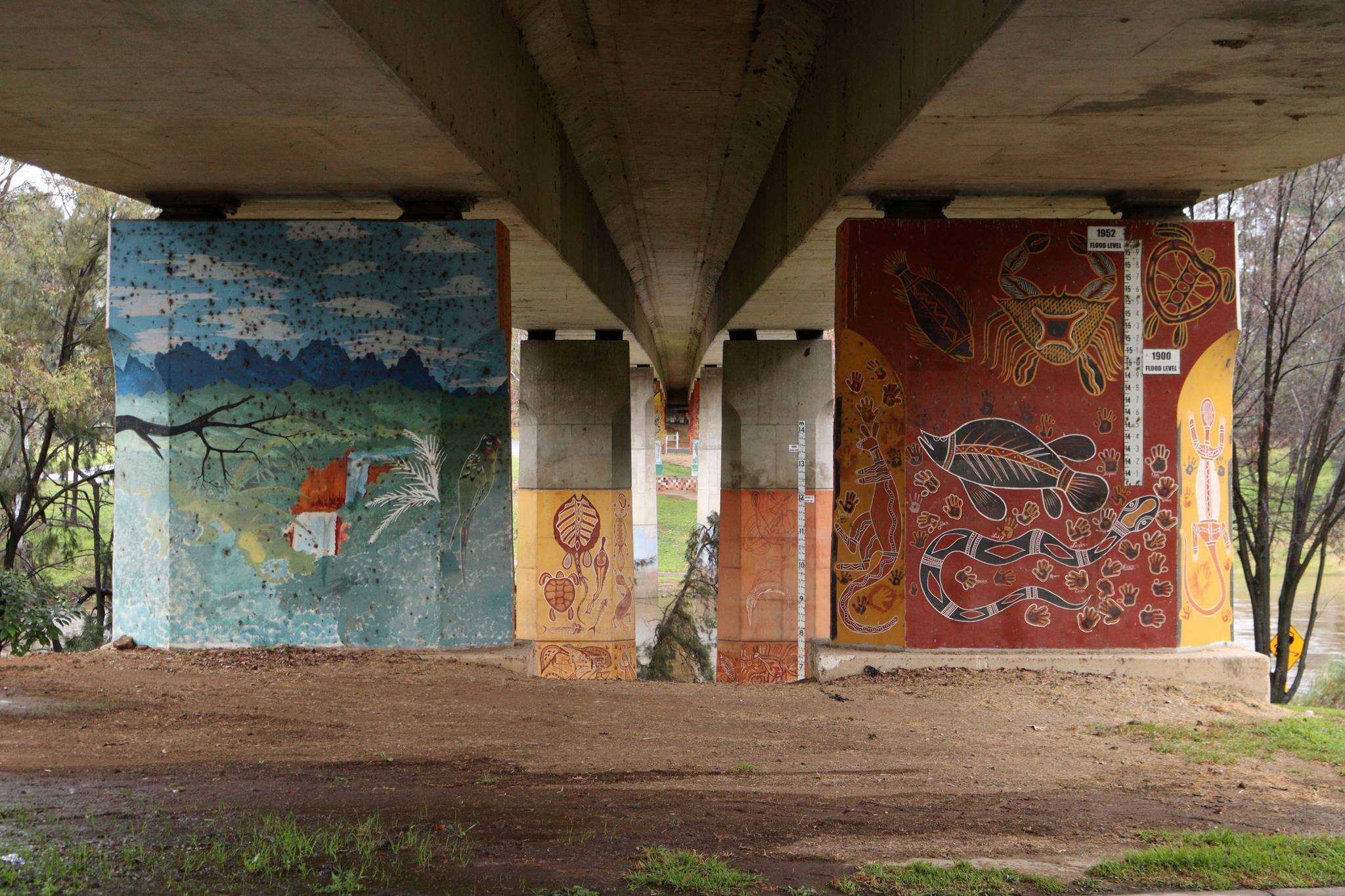 Kym Freeman&mdash;Cowra Bridge Pylons