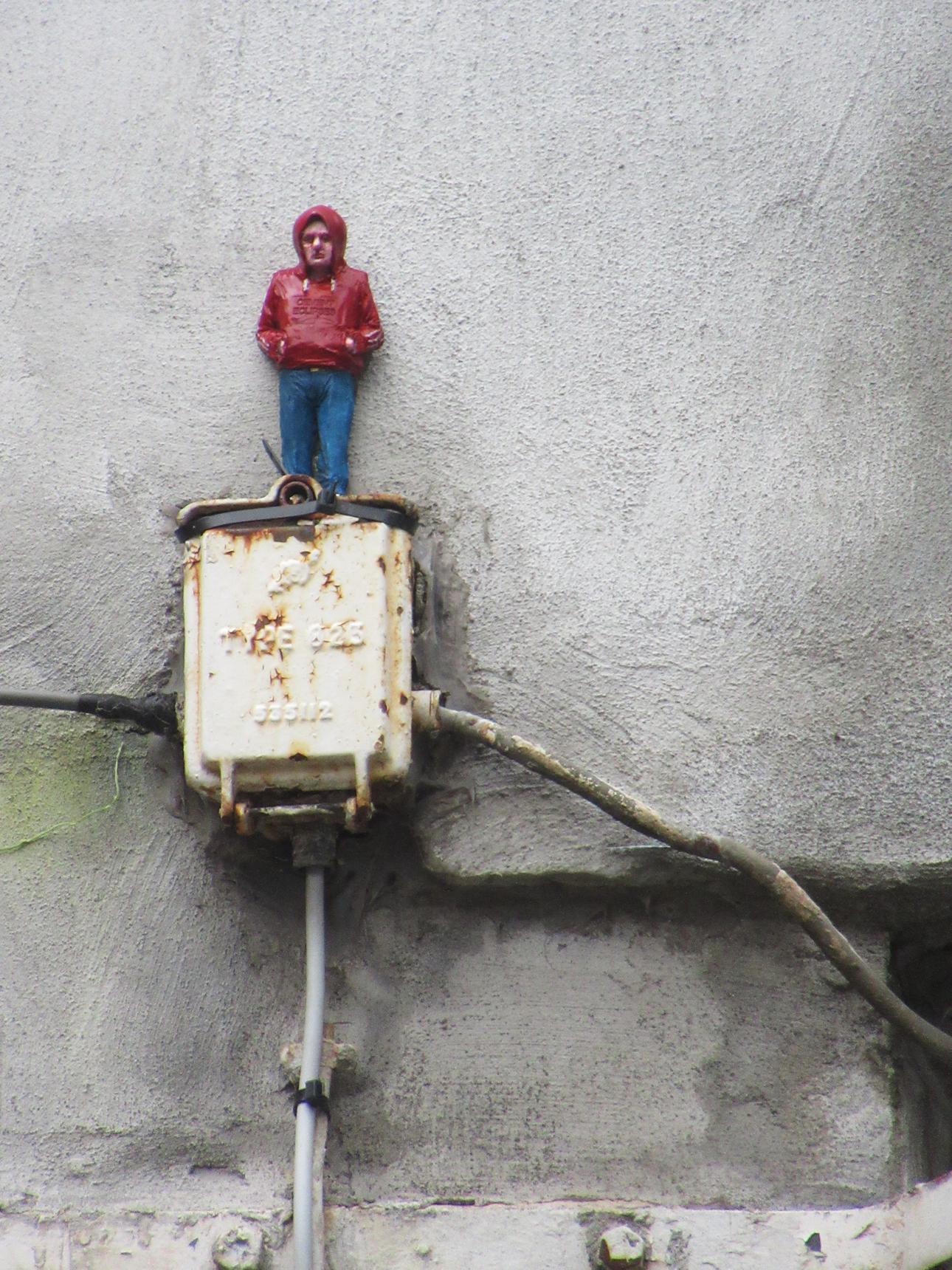 Isaac Cordal—Installations for 50 years De Sleep