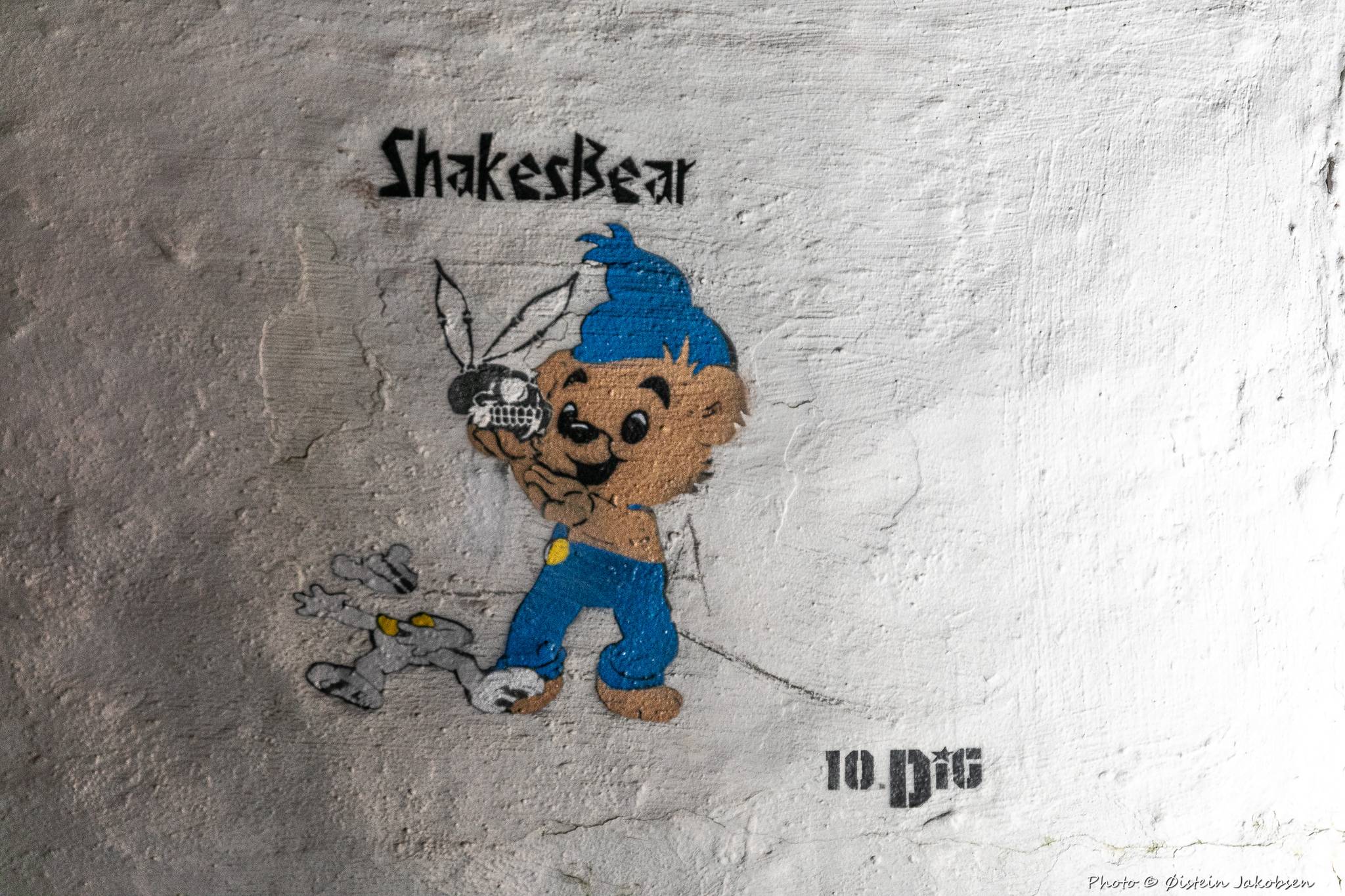 10.Dig&mdash;Shakesbear