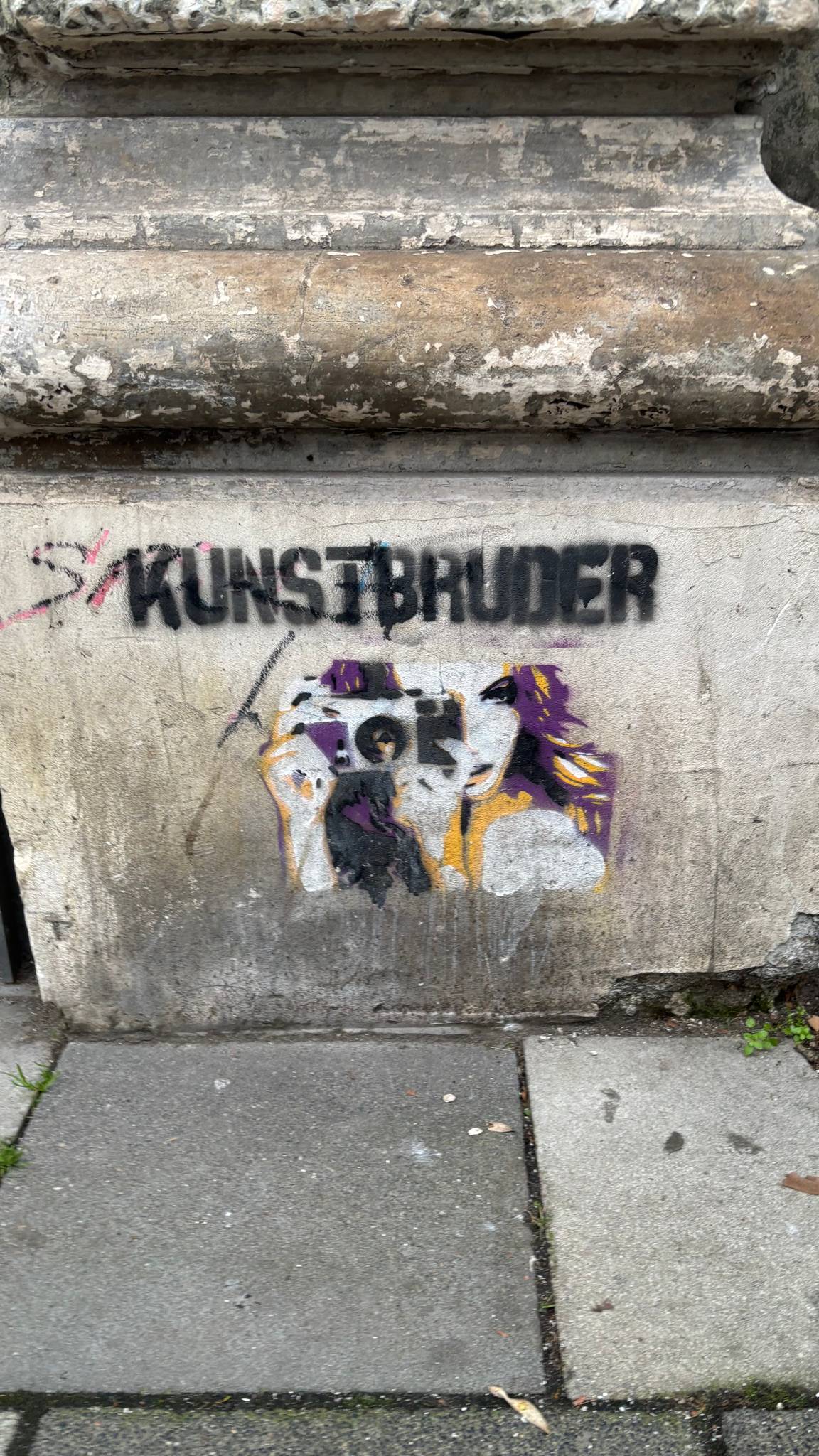 Kunstbruder&mdash;Melon Dog